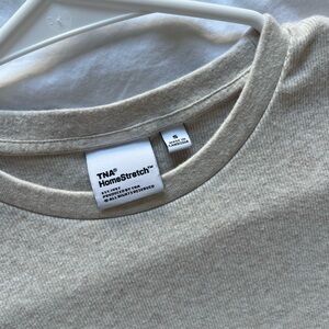 TNA homestretch tee in Light Beige